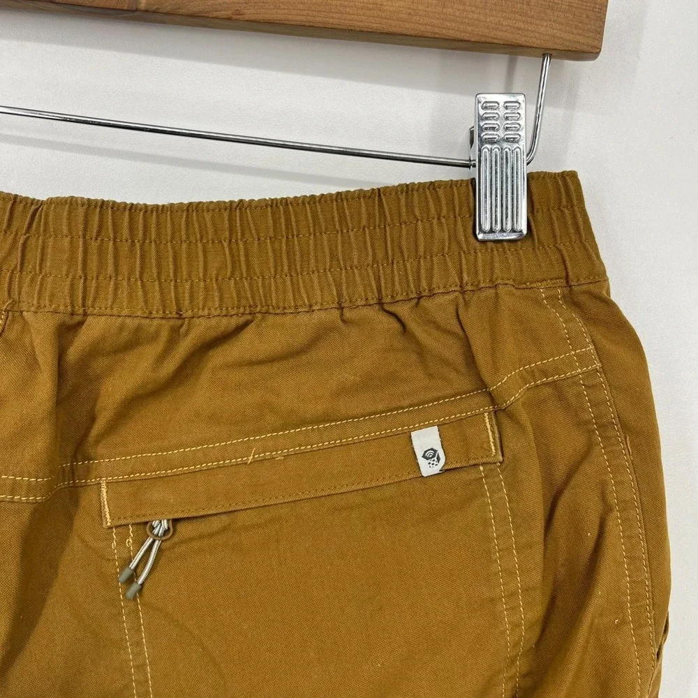 Mountain Hardwear Shorts Women's Size 2 Beige Cuffed‎ Pockets Outdoors Hiking